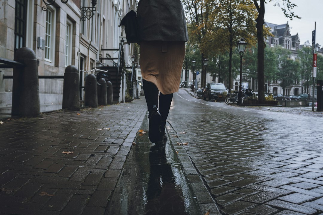 Joint Pain When Walking: Common Causes and When to Seek Help